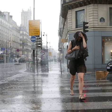 Ô bruit doux de la pluie par terre et sur les toits Le goût des autres