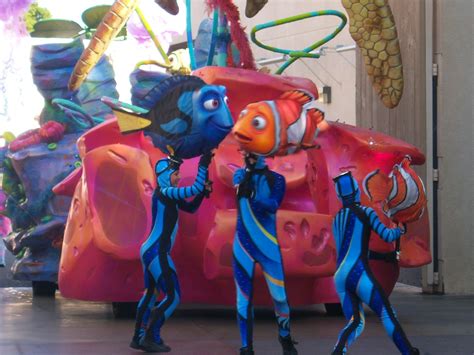 Finding Nemo At The Pixar Play Parade Loren Javier Flickr