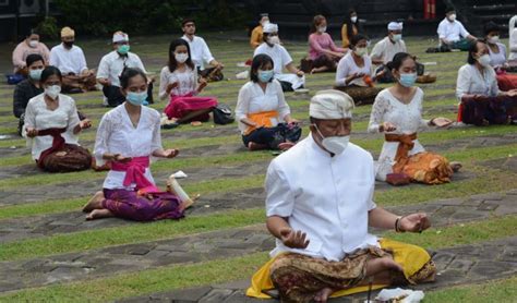 Sembahyang Hari Raya Galungan Dilaksanakan Tanpa Dharma Wacana Suara