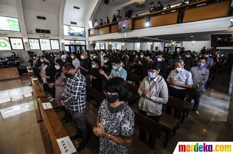 Foto Pelaksanaan Ibadah Jumat Agung Secara Tatap Muka Di GPIB Effatha