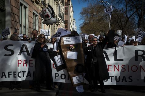 En Fotos Miles De Abogados Y Procuradores Piden El Fin De Las