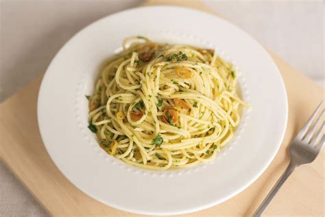 Spaghetti Aglio E Olio With Parmesan Crumb Recipe