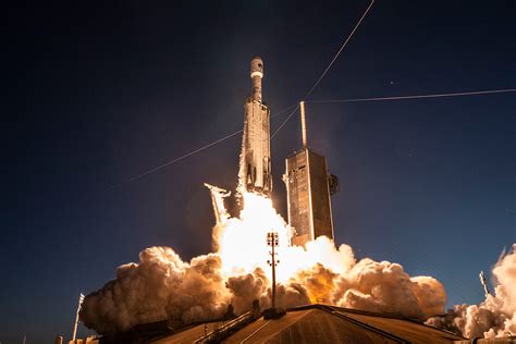 Spacex Falcon Heavy Viasat 3 Americas Kennedy Space Center Visitor Complex