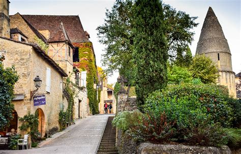 8 REASONS WHY I FELL FOR SARLAT, FRANCE - Travel Bliss Now