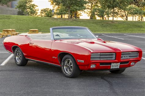 years owned  pontiac gto convertible  speed  sale  bat