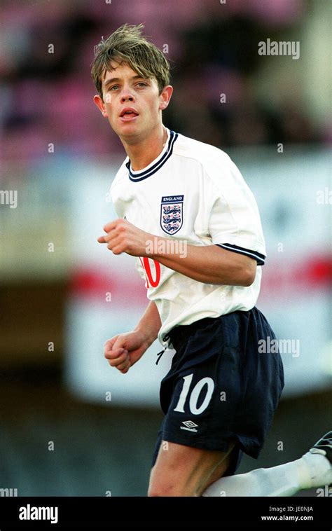 LEE HENDRIE ENGLAND U21 & ASTON VILLA BARCELONA 05 May 2000 Stock Photo ...