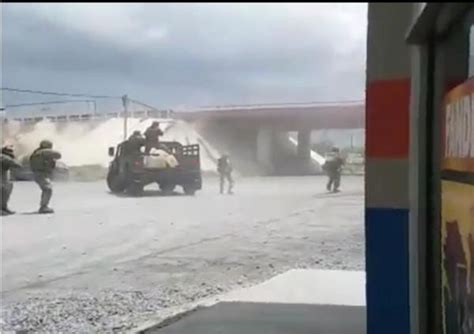 Video Captan Violento Enfrentamiento Entre Militares Y Civiles Armados