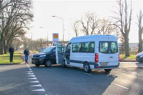 Taxi En Bestelbus Botsen Op Kruising Noordernieuws