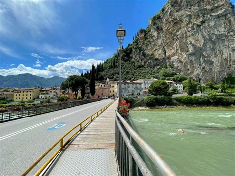 La Passerella Sul Ponte Di Arco Instabile Ed A Rischio Chiusura