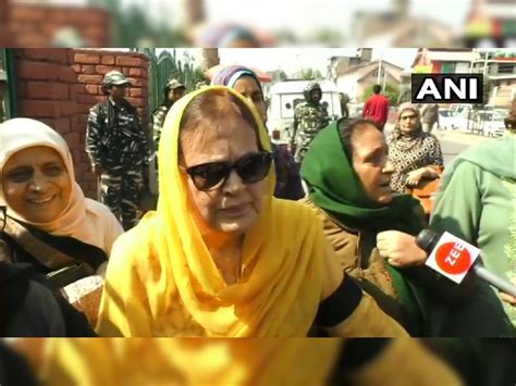 Jandk Farooq Abdullah S Daughter Sister Arrested For Protesting Against Abrogation Of Article