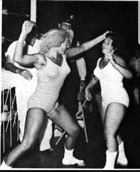 1963 Texas Penny Banner Prepares To Wallop Verne Bottoms Women S