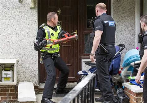 Glasgow Gangsters Targeted In Castlemilk Raids As 55 Cops Swoop In