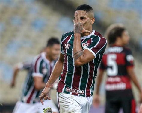 Vídeo Fluminense divulga homenagem para o lateral Gilberto