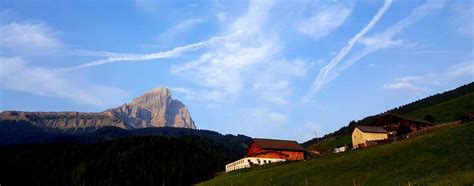 Sas De P Tia Peitlerkofel Loop Trail From Passo Delle Erbe Climbing