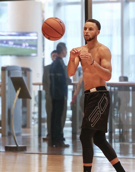 StephenCurry Works Out In Manila Part Of The Asia 2018 Under Armour