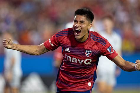 FC Dallas Re Signs Marco Farfan 3rd Degree