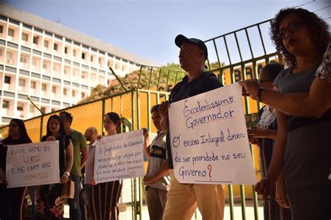 Pais Protestam Contra Retirada Do Ensino Integral De Escola Da Asa Sul