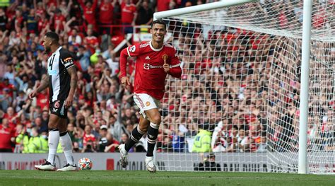 Cristiano Ronaldo goal: Man United star scores two in debut (VIDEO ...