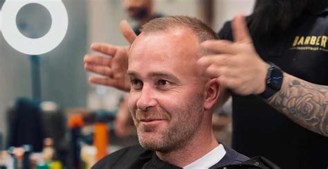 BEST HAIRSTYLES CHOICES FOR MEN WITH THINNING HAIR & RECEDING HAIRLINES