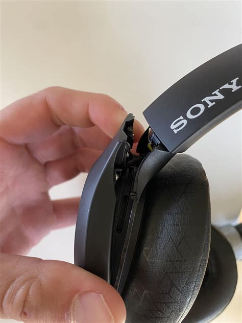 Sony Headphone Earpieces Have Fallen Apart And Sony Won’t Replace Them Has This Happened To