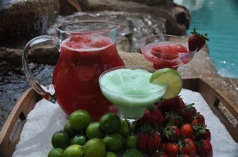 Strawberry Margarita Mocktail Recipe - Everyday Southwest