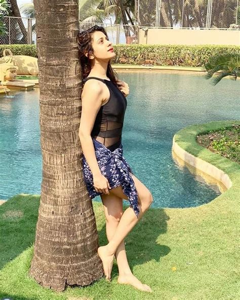 8 Hot Sexy Hiba Nawab Bikini Pics