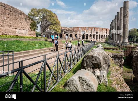 Tourists Colosseum Italy Hi Res Stock Photography And Images Alamy