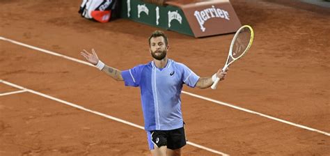 Roland Garros Petar Popovic Coach De Moutet Sur Jarry Au 1er Tour