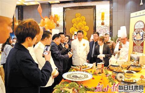 陇菜艺术盛典聚焦陇菜经济新成就——中国烹饪大师、甘肃省陇菜协会会长赵长安专访 经济动态 甘肃经济信息网欢迎您！