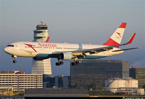 OE LAY Austrian Airlines Boeing 767 3Z9ER WL Photo By Christian Jilg