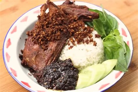 Resep Bebek Goreng Krispi Sambal Hitam Dari Devina Hermawan Luar