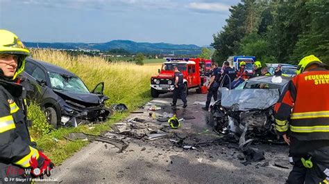 O J Hriger Nach Kollision Mit Zwei Pkw In Steyr Eingeklemmt