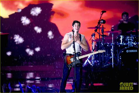 Shawn Mendes Gets Soakin Wet During Vmas Performance Video