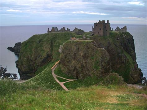 File:Dunnottar Castle.JPG - Wikimedia Commons