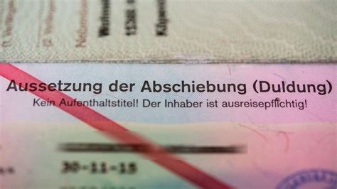 Flüchtlinge AfD fordert Abschiebung von Flüchtlingen ohne