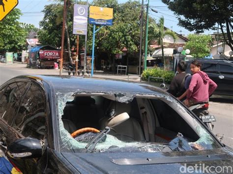 Detik Detik Mencekam Mercy Dirusak Massa Di Bantul