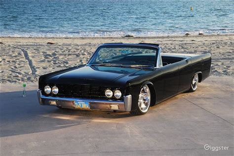 1964 Lincoln Continental Convertible | Rent this location on Giggster