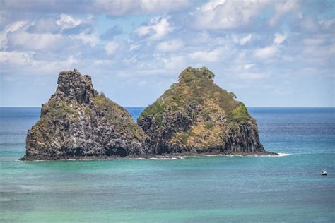 Morro Dois Irmaos Fernando De Noronha Pernambuco El Brasil Imagen