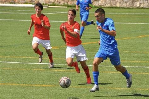 João Gonçalinho deixa Belenenses e é emprestado ao Génova Flashscore pt