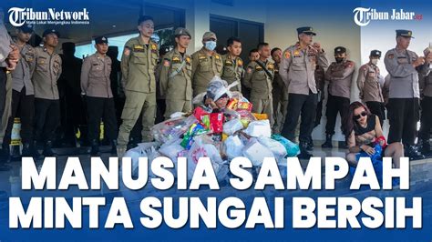 Manusia Sampah Geruduk Balai Kota Tasikmalaya Tuntut Kebersihan Sungai