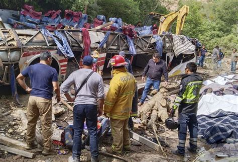 Lo Que Sabemos Del Autobús Que Se Cayó A Un Barranco En Oaxaca Hay Más