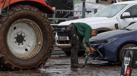 Wacken Open Air Festival Anreise Wegen Dauerregens Unterbrochen STERN De