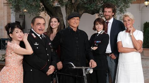 Don Matteo Trama Cast E Personaggi Tv Sorrisi E Canzoni