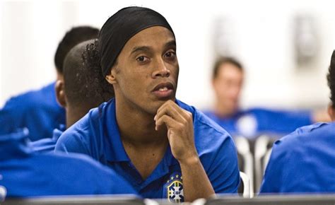 15 Motivational Ronaldinho Quotes on Life & Soccer - Motivirus