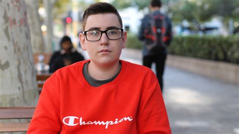 Teen Urges Others Not To Try Vaping Ahead Of Federal Government