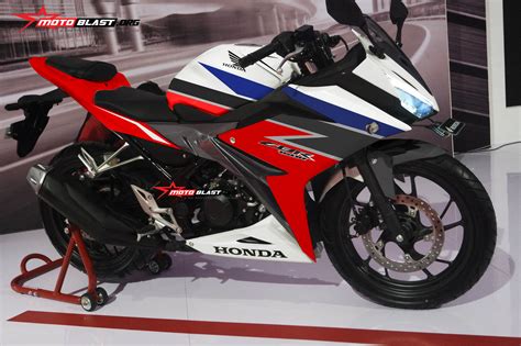 Modifikasi All New CBR150R 2016 RWB Tri Color