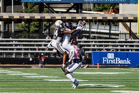 Vanderbilt Falls Apart In Second Half Loses To Ole Miss 52 28 The