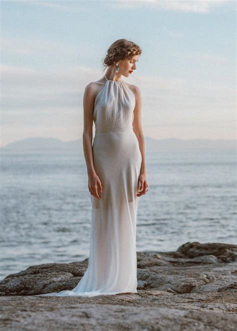 Modern Sheath Wedding Dress A Sophisticated Backless Wedding Gown