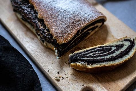 Croatian Cooking Makovnjača Poppy Seed Roll Chasing the Donkey