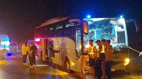 Aydın da feci kaza Yolcu otobüsü otomobille çarpıştı 4 kişi yaşamını